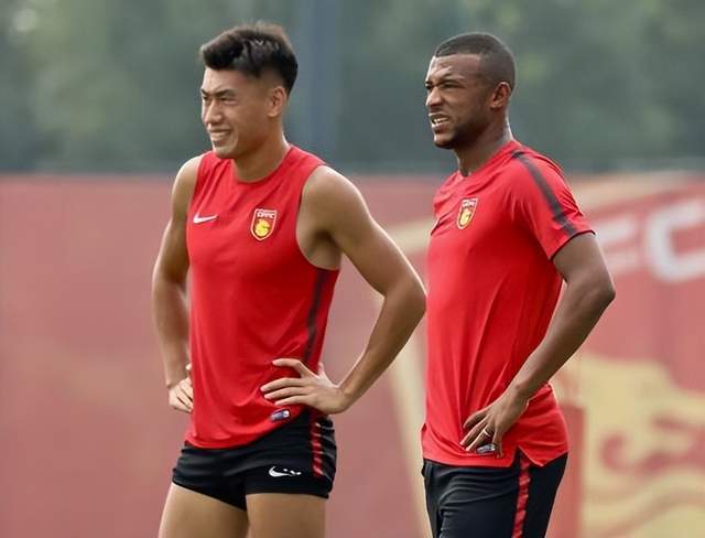 传奇！“中超水货”今天欧冠再破门：已拿3个金靴3个银靴！