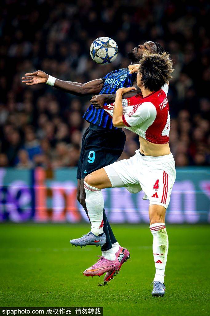 欧冠年收入预计超50亿！Netflix拟竞购欧冠全球转播权，足球转播市场迎变革