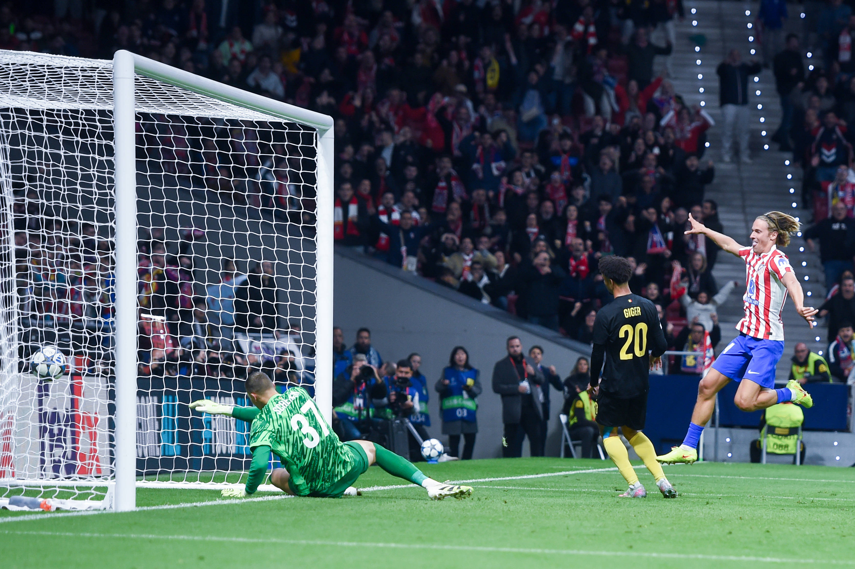 （体育）足球——欧冠：马德里竞技胜圣吉罗斯联合