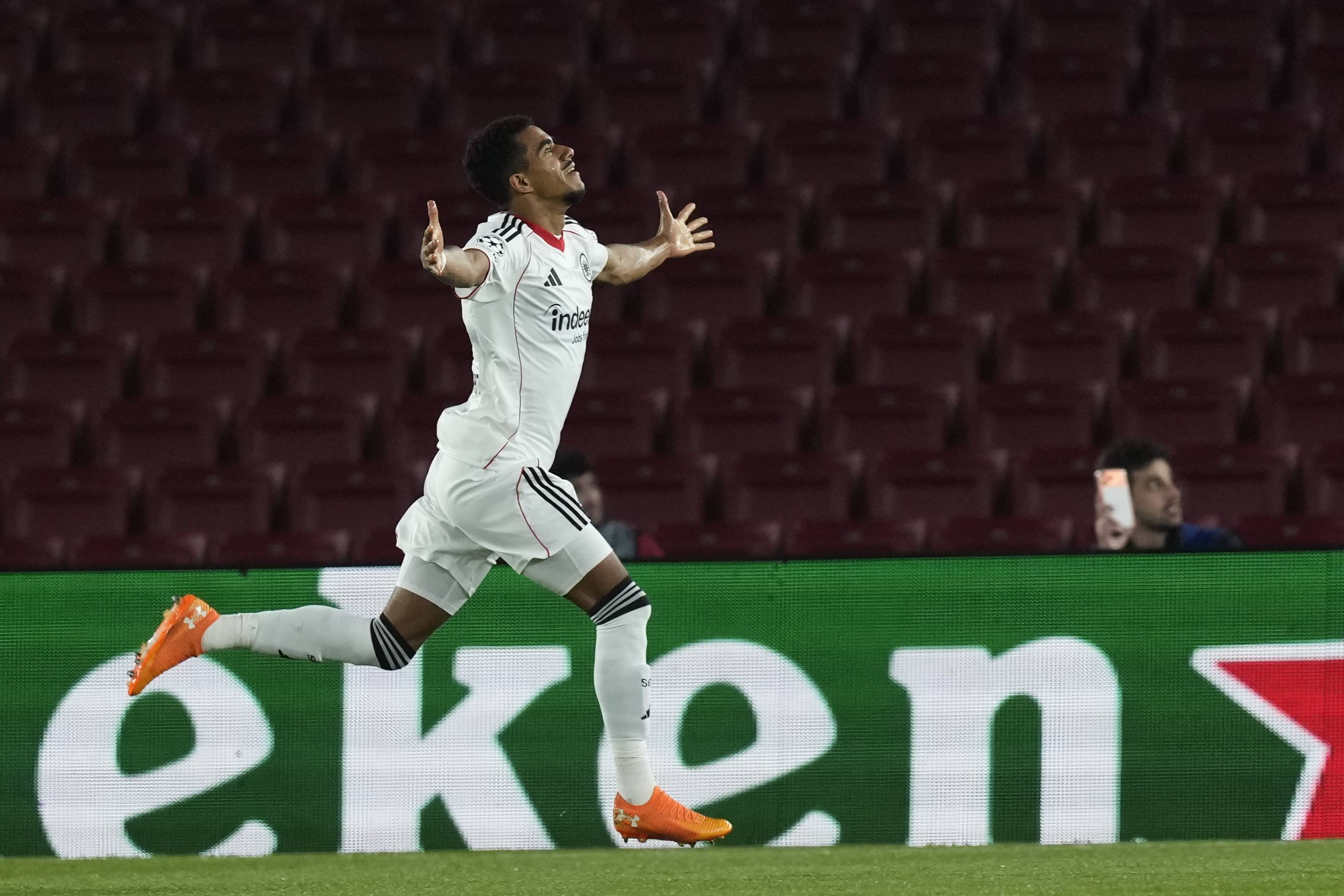 （外代二线）足球——欧冠联赛：巴萨胜法兰克福