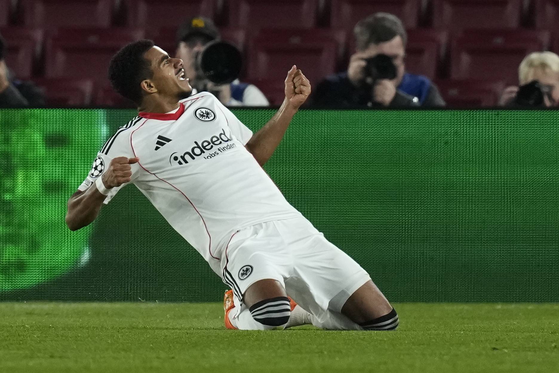 （外代二线）足球——欧冠联赛：巴萨胜法兰克福