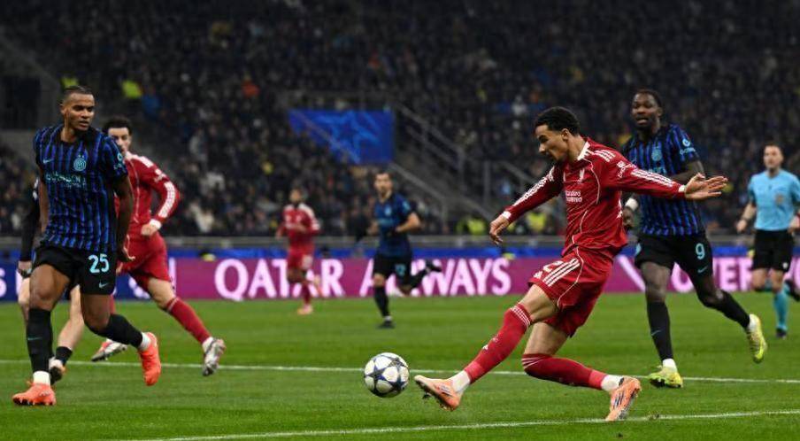 欧冠狂欢一夜：利物浦压哨绝杀国米，拜仁+巴萨翻盘，切尔西惨遭冷门