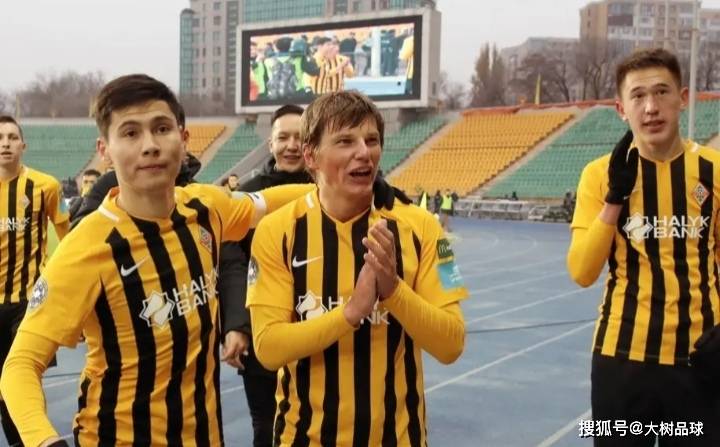 大鱼！中甲球队报价欧冠球队前锋：28岁1米9，欧冠11场1球