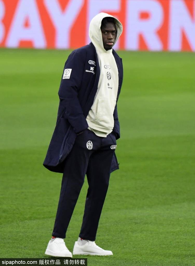 樊振东欧冠首秀C罗“附体”，助球队晋级欧冠八强！