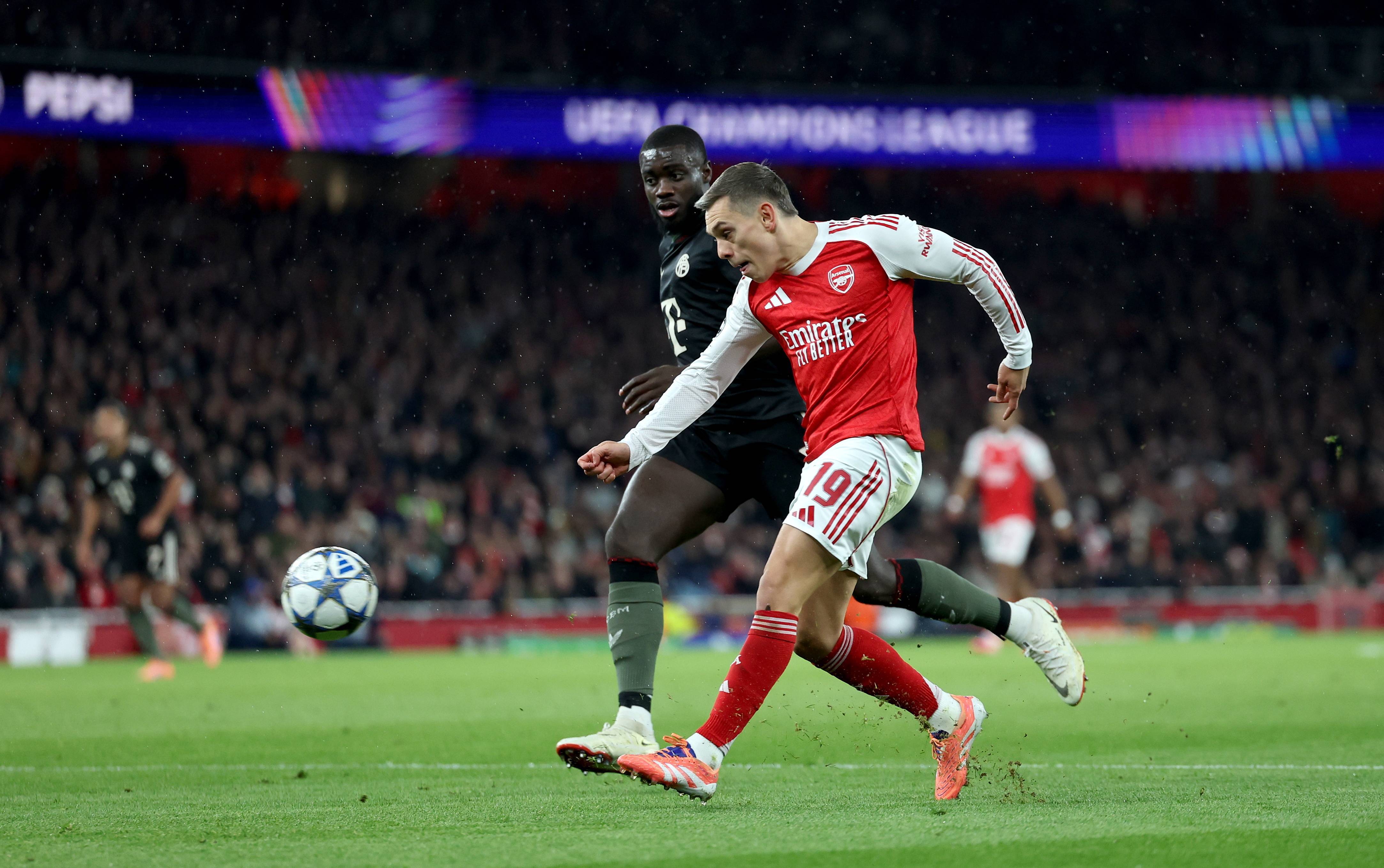 （外代二线）足球——欧冠联赛：阿森纳胜拜仁