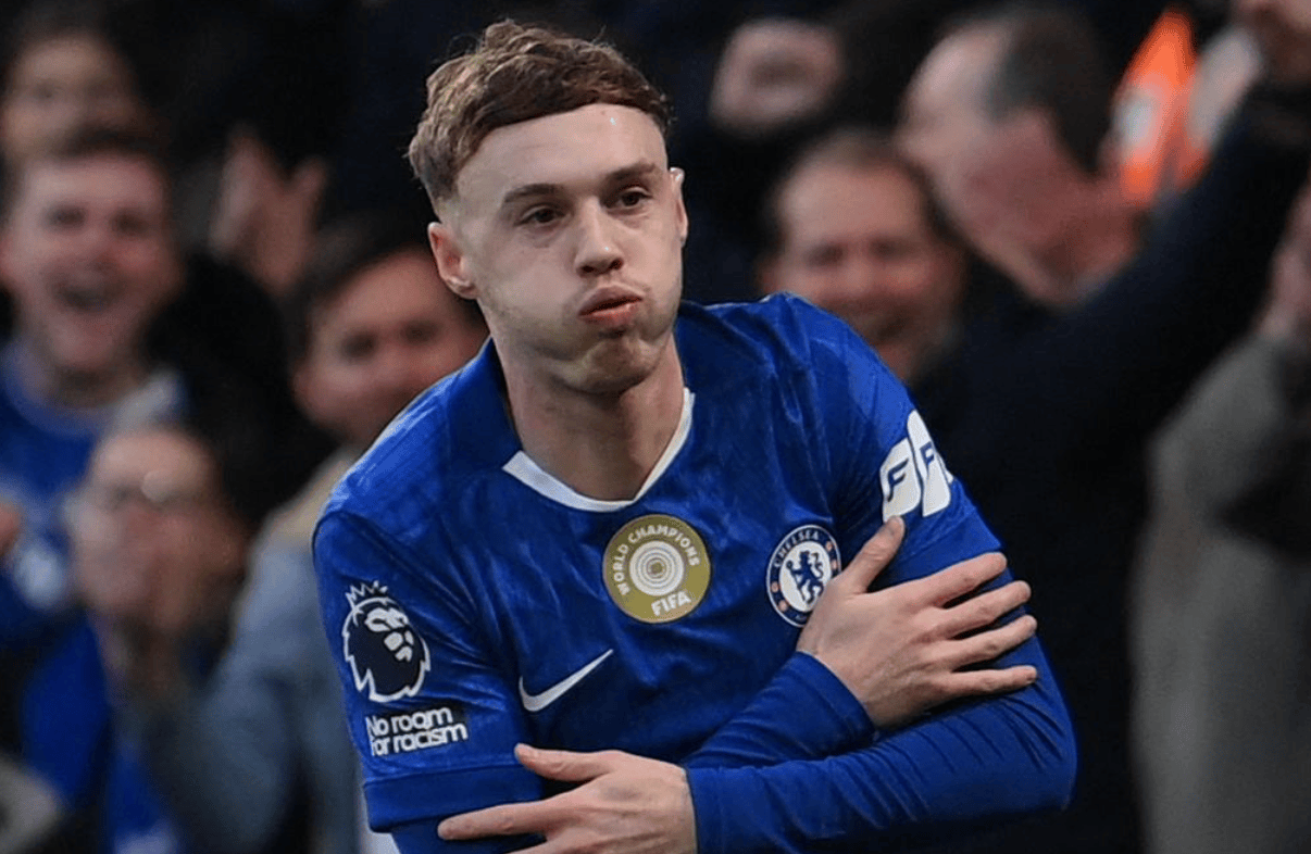 英超豪门杀入欧冠区，22岁后卫爆发：独造2球，全场最佳