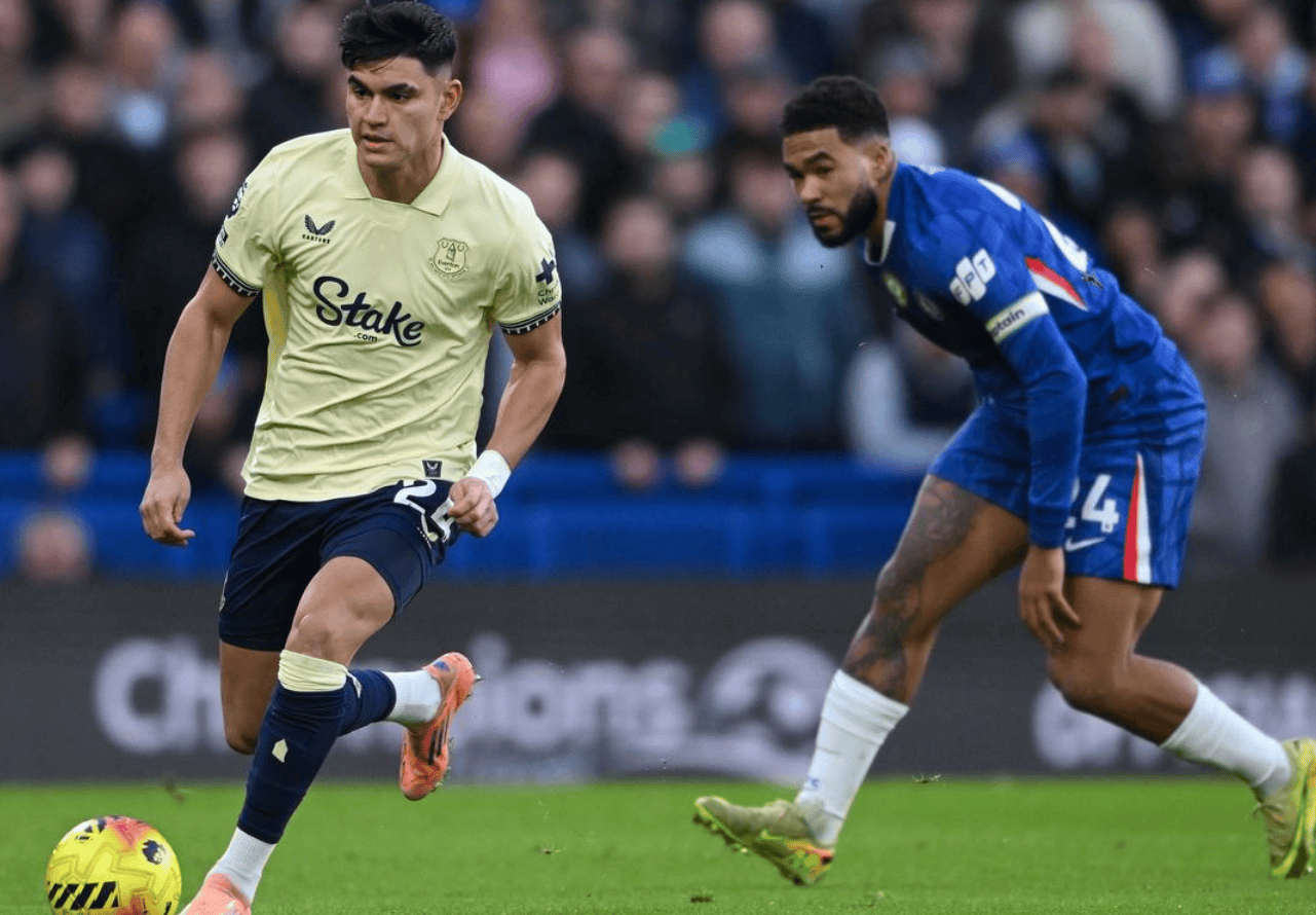 英超豪门杀入欧冠区，22岁后卫爆发：独造2球，全场最佳